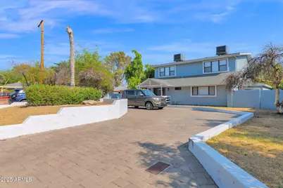 3217 E Flower Street, Phoenix, AZ 85018 - Photo 4