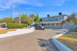 3217 E Flower St, Phoenix, AZ 85018 - Photo 4