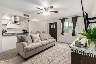 5039 N 40th Avenue, Phoenix, AZ 85019 - Photo 8