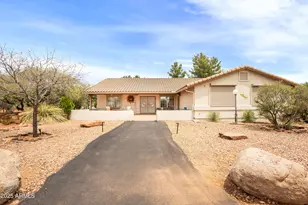 115 W Black Rd, Huachuca City, AZ 85616 - Photo 2