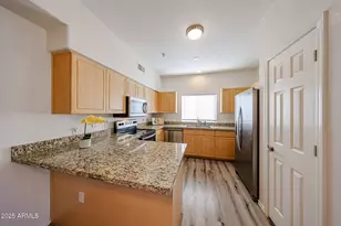 7401 W Arrowhead Clubhouse Dr, Glendale, AZ 85308 - Photo 4
