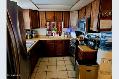 2142 W Kerry Lane, Phoenix, AZ 85027 - Photo 10