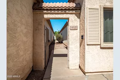 950 S Tucana Lane, Gilbert, AZ 85296 - Photo 4