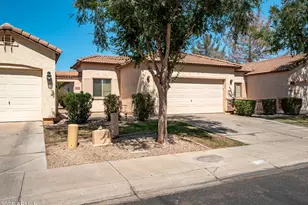 950 S Tucana Ln, Gilbert, AZ 85296 - Photo 2