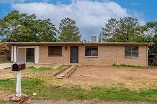 216 N Martha Ln, Sierra Vista, AZ 85635 - Photo 1