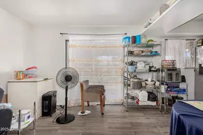 7931 W Earll Drive, Phoenix, AZ 85033 - Photo 10