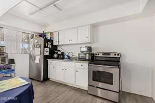 7931 W Earll Dr, Phoenix, AZ 85033 - Photo 12