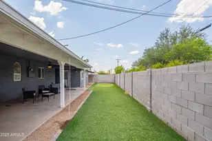 1648 E Mitchell Dr, Phoenix, AZ 85016 - Photo 38