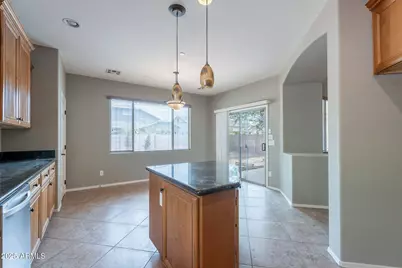 13820 W Cheery Lynn Road, Avondale, AZ 85392 - Photo 6