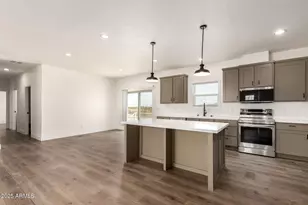 23069 W Milton Dr, Wittmann, AZ 85361 - Photo 6