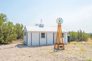 42897 N Pickett Corral Rd, Seligman, AZ 86337 - Photo 8