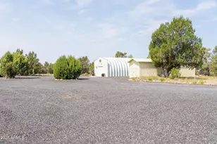 42897 N Pickett Corral Rd, Seligman, AZ 86337 - Photo 4