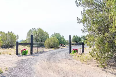42897 N Pickett Corral Road, Seligman, AZ 86337 - Photo 2