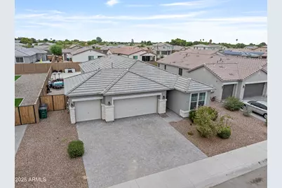 18028 W Hilton Avenue, Goodyear, AZ 85338 - Photo 4