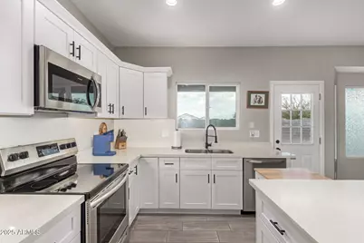 10260 W Concordia Drive, Arizona City, AZ 85123 - Photo 8