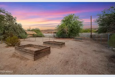 2315 E South Mountain Avenue, Phoenix, AZ 85042 - Photo 18