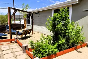 20435 E Wagon Wheel Circle, Black Canyon City, AZ 85324 - Photo 10