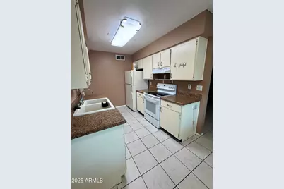 10134 N 97th Avenue #B, Peoria, AZ 85345 - Photo 8