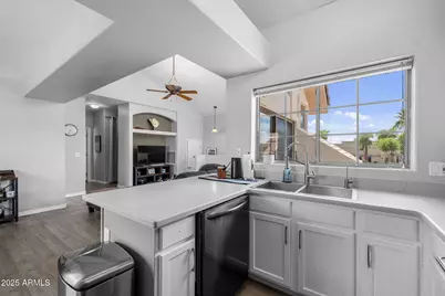 2801 N Litchfield Road #44, Goodyear, AZ 85395 - Photo 10