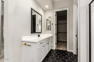 2831 E Los Gatos Dr, Phoenix, AZ 85050 - Photo 16