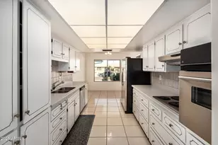 11049 W Crestbrook Dr, Sun City, AZ 85351 - Photo 12