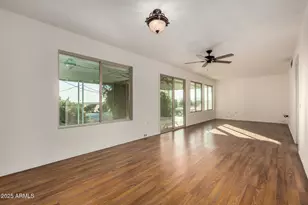 11049 W Crestbrook Dr, Sun City, AZ 85351 - Photo 6