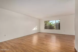 11049 W Crestbrook Dr, Sun City, AZ 85351 - Photo 4