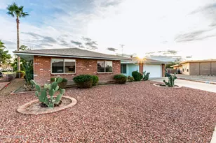 11049 W Crestbrook Dr, Sun City, AZ 85351 - Photo 4