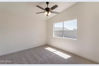 521 E Wickieup Lane, Phoenix, AZ 85024 - Photo 18