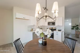 521 E Wickieup Ln, Phoenix, AZ 85024 - Photo 16