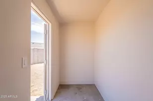 521 E Wickieup Ln, Phoenix, AZ 85024 - Photo 30