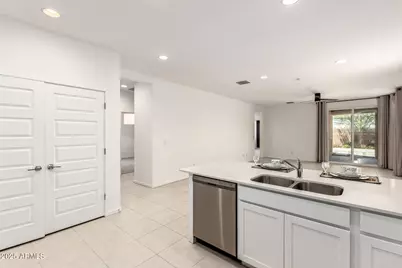 12524 W Trumbull Road, Avondale, AZ 85323 - Photo 6