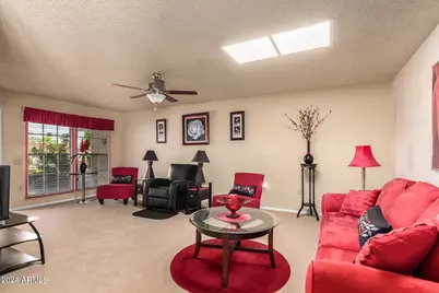 10477 W Highwood Lane, Sun City, AZ 85373 - Photo 14