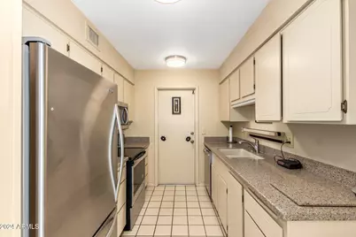 10477 W Highwood Lane, Sun City, AZ 85373 - Photo 8