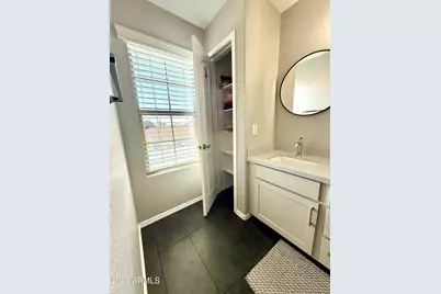 3708 E Kerry Lane, Phoenix, AZ 85050 - Photo 16