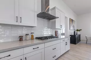 3330 W Desert Dawn Dr, Phoenix, AZ 85083 - Photo 10