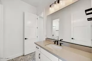 3330 W Desert Dawn Dr, Phoenix, AZ 85083 - Photo 22