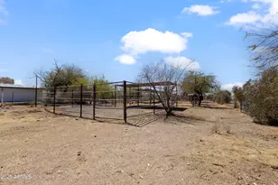 1065 W Whiteley St, Apache Junction, AZ 85120 - Photo 40