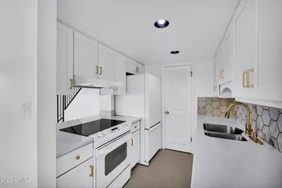 8017 E Glenrosa Avenue, Scottsdale, AZ 85251 - Photo 6