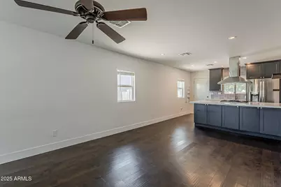 2112 N 25th Place, Phoenix, AZ 85008 - Photo 10