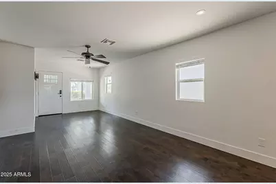 2112 N 25th Place, Phoenix, AZ 85008 - Photo 12