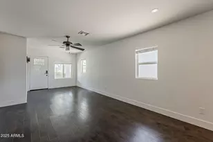 2112 North 25th Pl, Phoenix, AZ 85008 - Photo 12