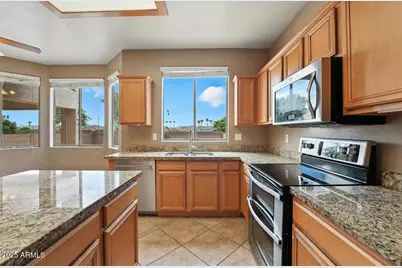 16916 W Northampton Road, Surprise, AZ 85374 - Photo 8