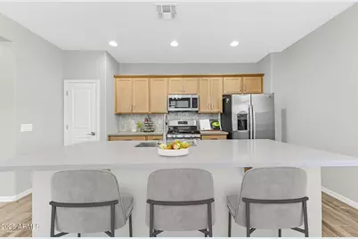 9994 W Piccadilly Road, Avondale, AZ 85392 - Photo 4