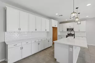 1479 S Naples Ct, Casa Grande, AZ 85122 - Photo 2