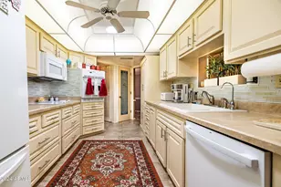 10630 W Pineaire Dr, Sun City, AZ 85351 - Photo 10