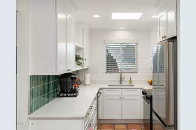 3036 N 32nd Street #303, Phoenix, AZ 85018 - Photo 4