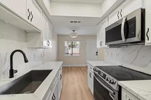 286 W Palomino Dr, Chandler, AZ 85225 - Photo 1