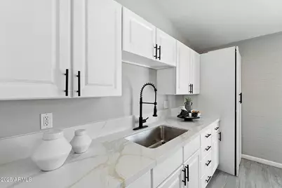 8514 N 38th Drive, Phoenix, AZ 85051 - Photo 18