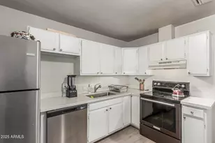 2752 W Royal Palm Rd, Phoenix, AZ 85051 - Photo 12